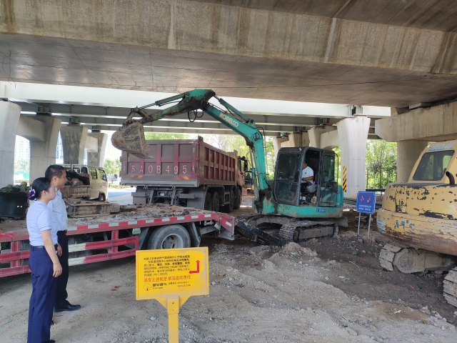 08 馬鞍山中心至高速公路橋下空間開展檢查與治理.jpg